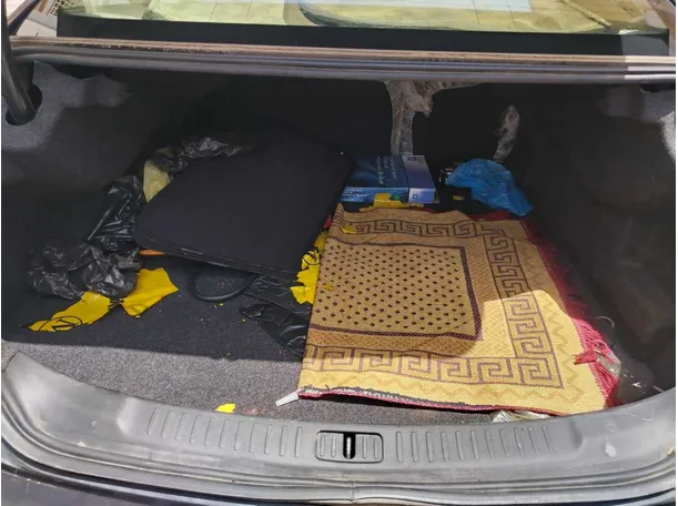 Car image 26