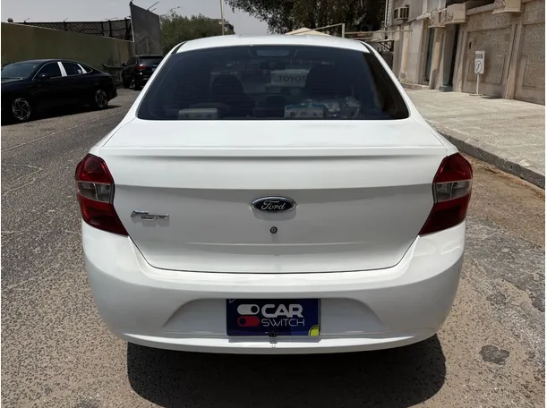 Car image 6