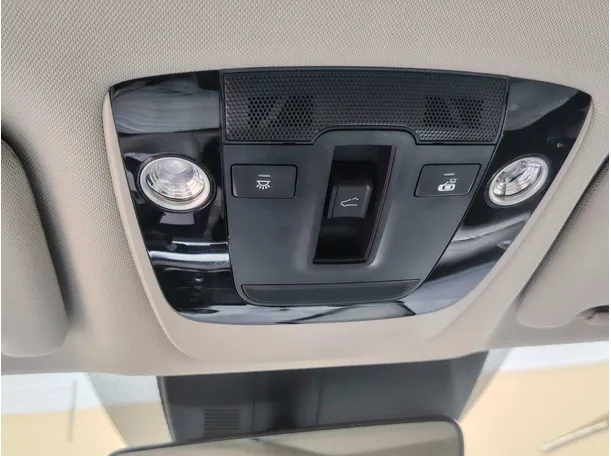 Car image 29