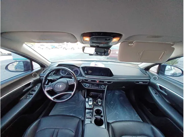 Car image 13
