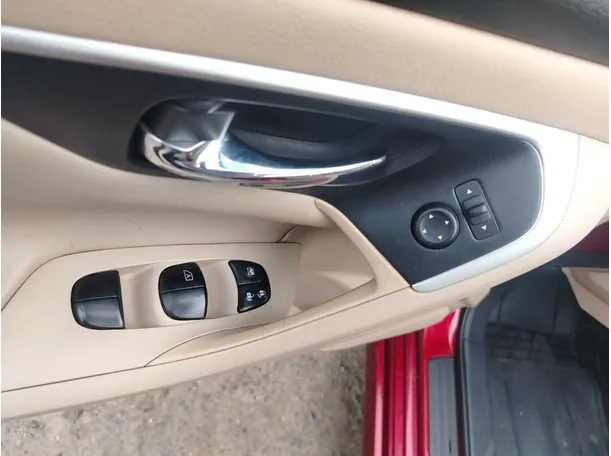Car image 35