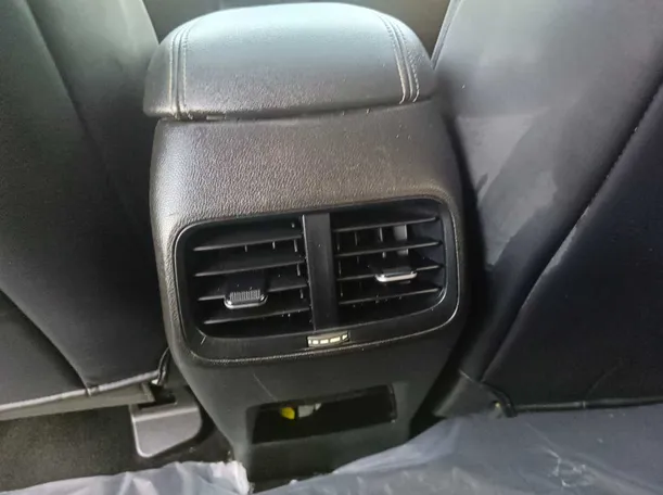Car image 35