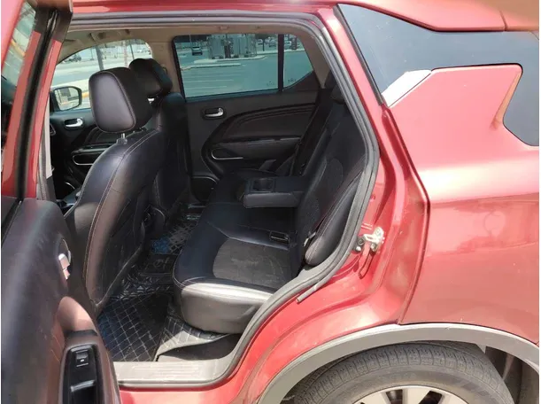 Car image 15