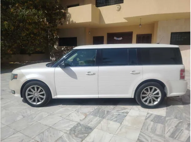 Car image 8