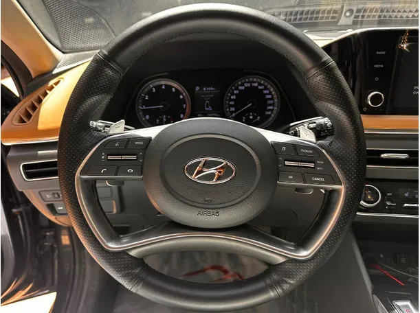 Car image 20