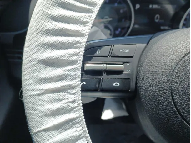 Car image 24
