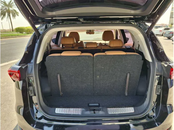 Car image 24