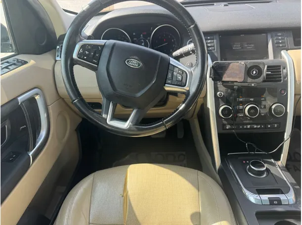 Car image 17