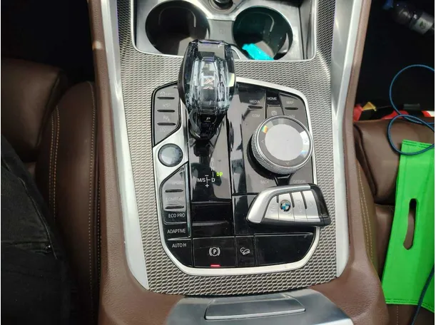 Car image 24