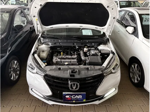 Car image 14