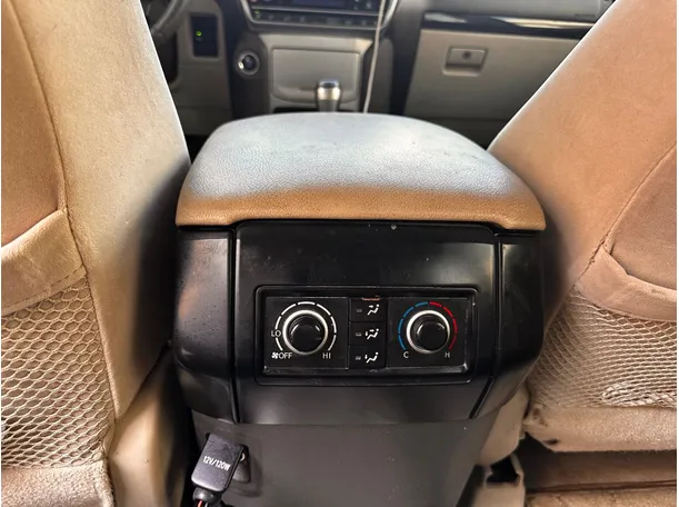 Car image 25