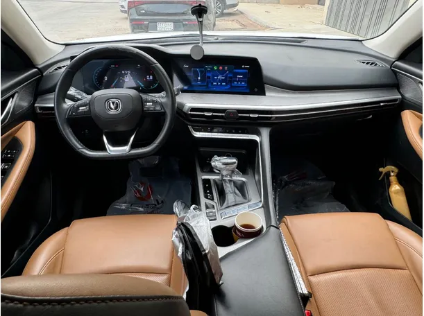 Car image 13