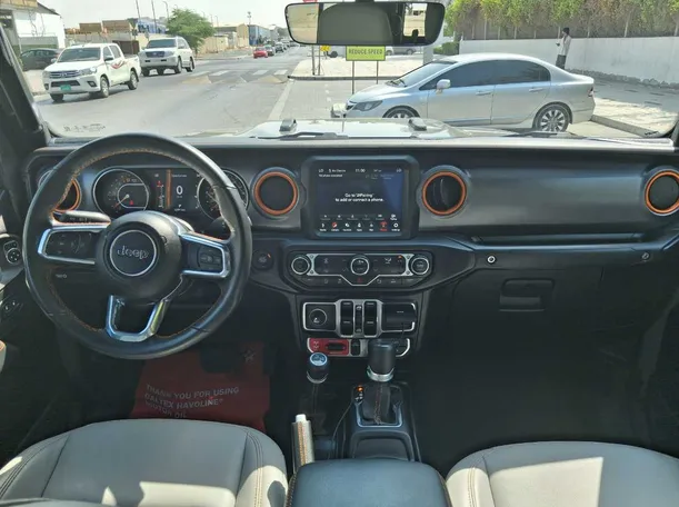 Car image 16
