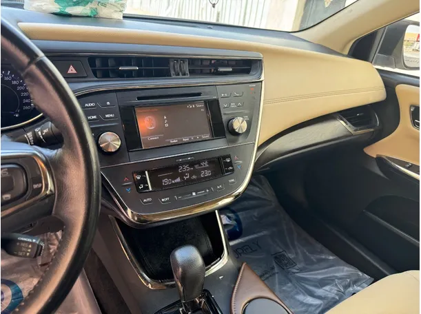 Car image 18