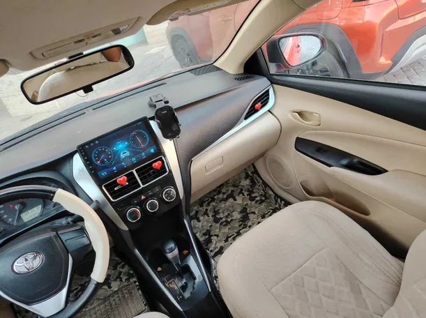 Car image 21