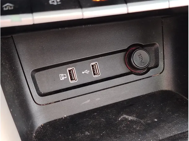 Car image 29