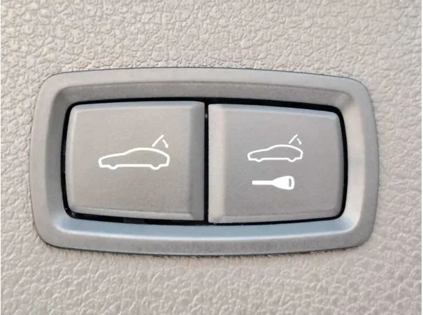 Car image 29