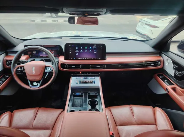 Car image 23