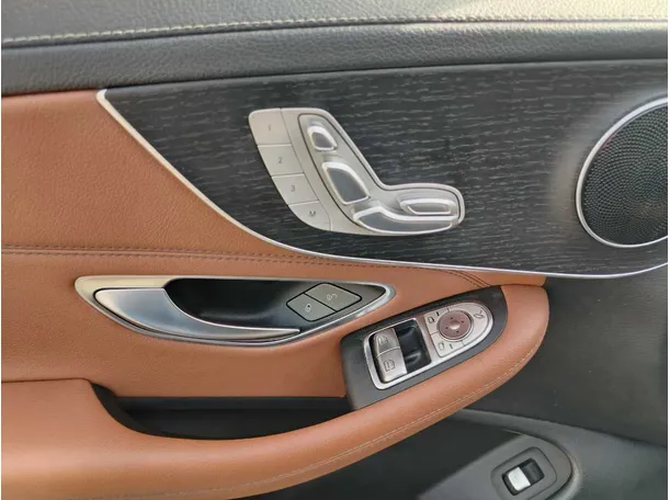 Car image 36