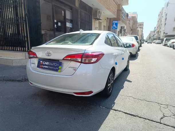 Car image 5