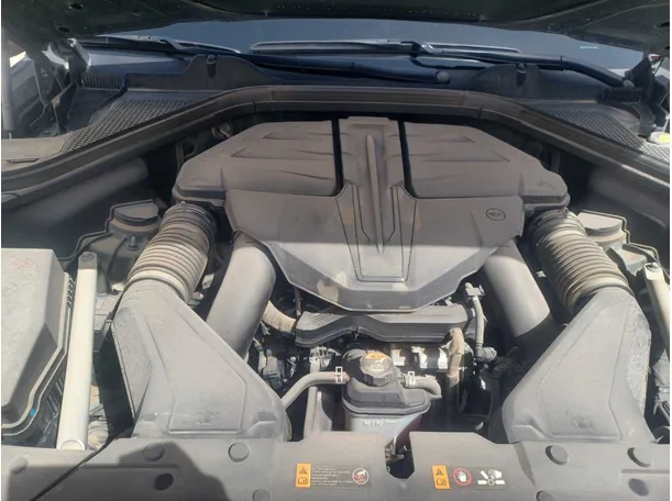 Car image 25