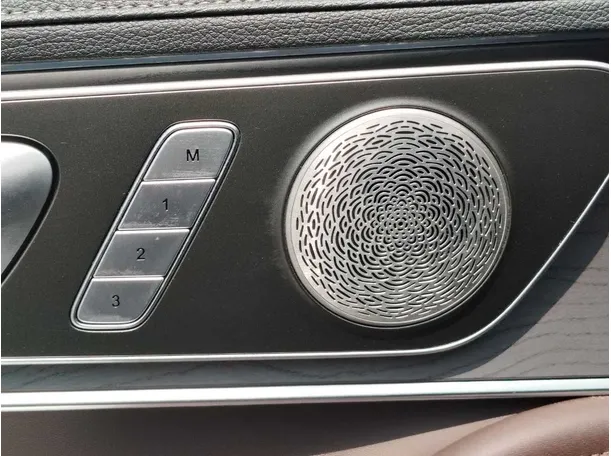 Car image 33