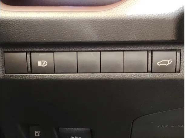 Car image 33