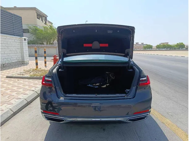 Car image 30