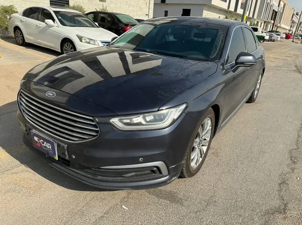 2020 Ford Taurus in Riyadh