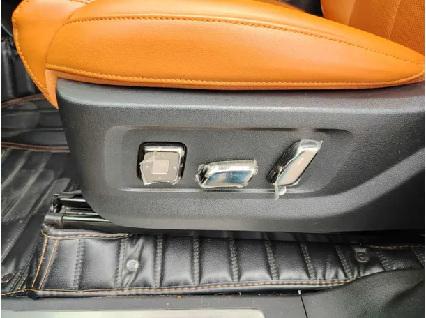 Car image 42