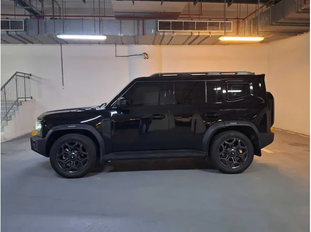 Car image 8