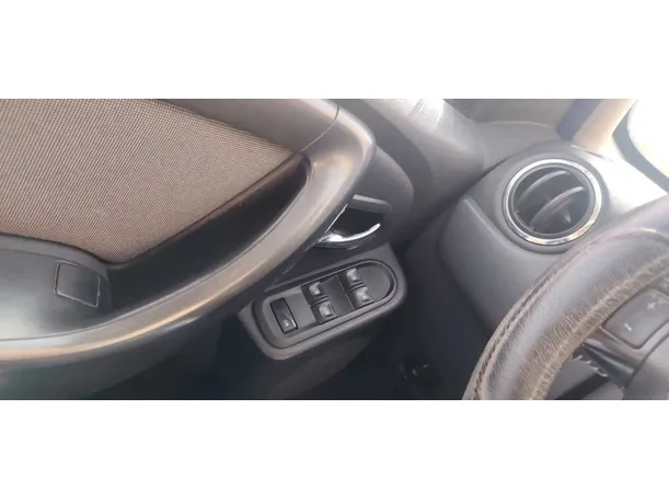 Car image 26