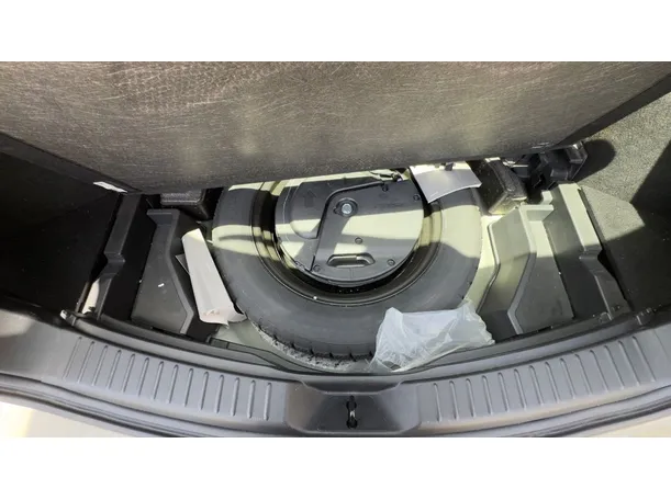 Car image 28