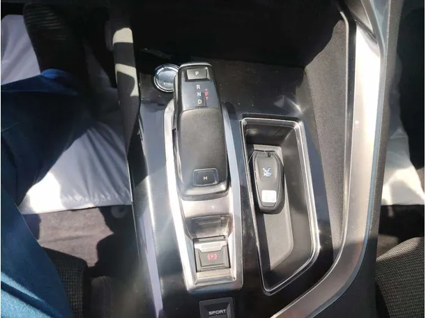 Car image 27