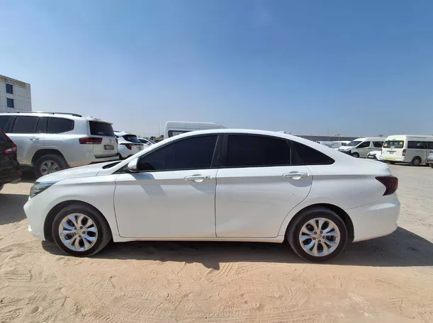 Car image 8