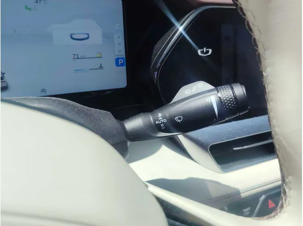 Car image 33