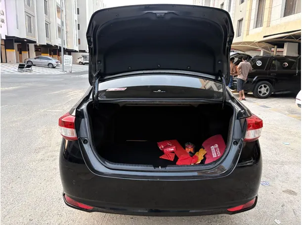 Car image 23