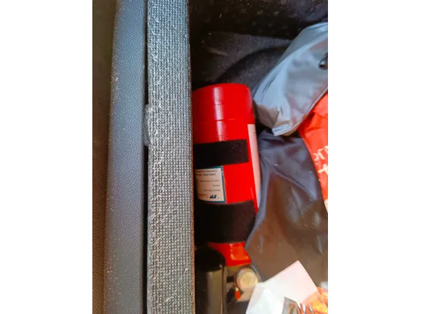 Car image 35