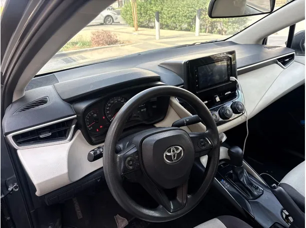 Car image 13