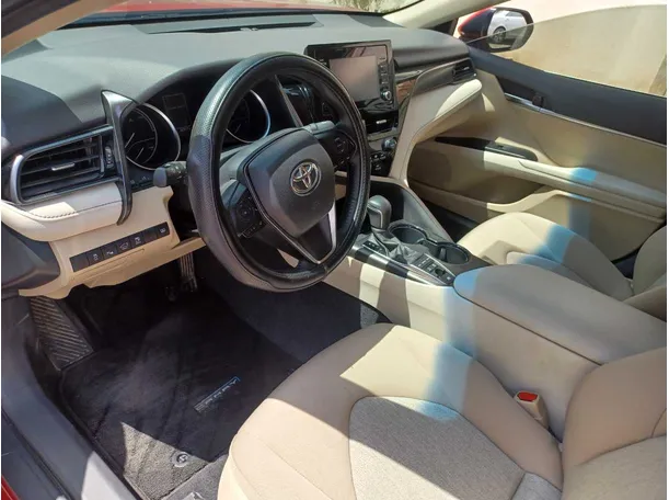Car image 12