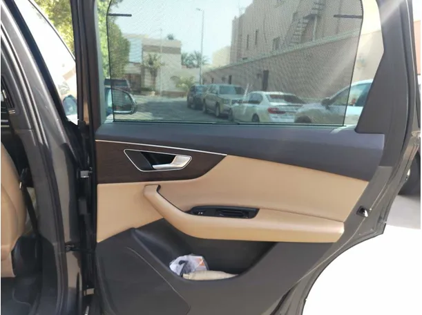 Car image 35
