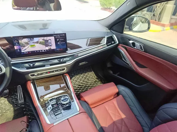 Car image 23