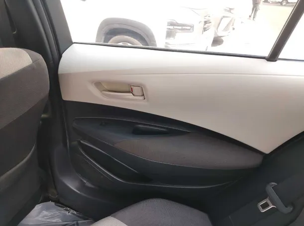 Car image 38