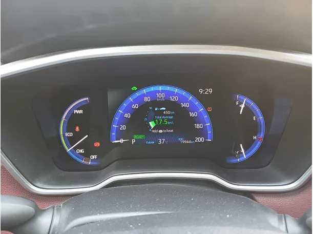Car image 18