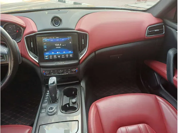Car image 16