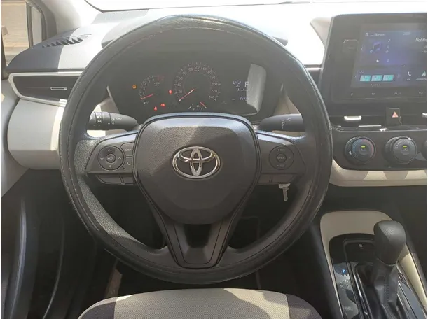 Car image 12