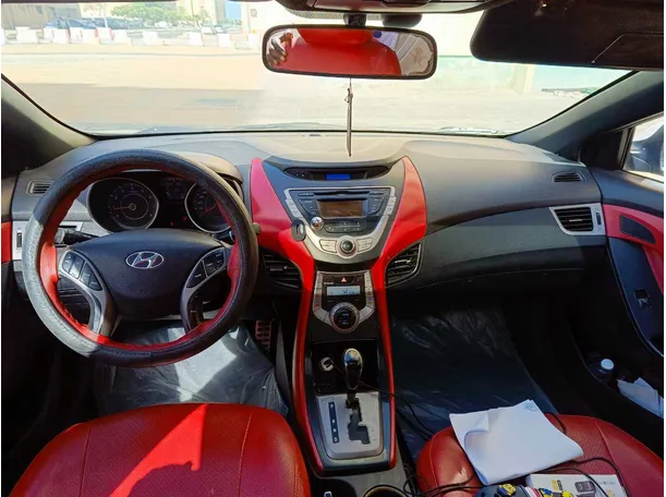 Car image 19