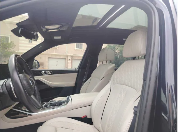 Car image 23