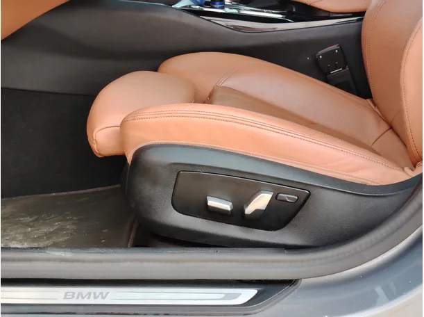 Car image 34