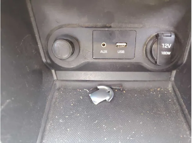 Car image 27